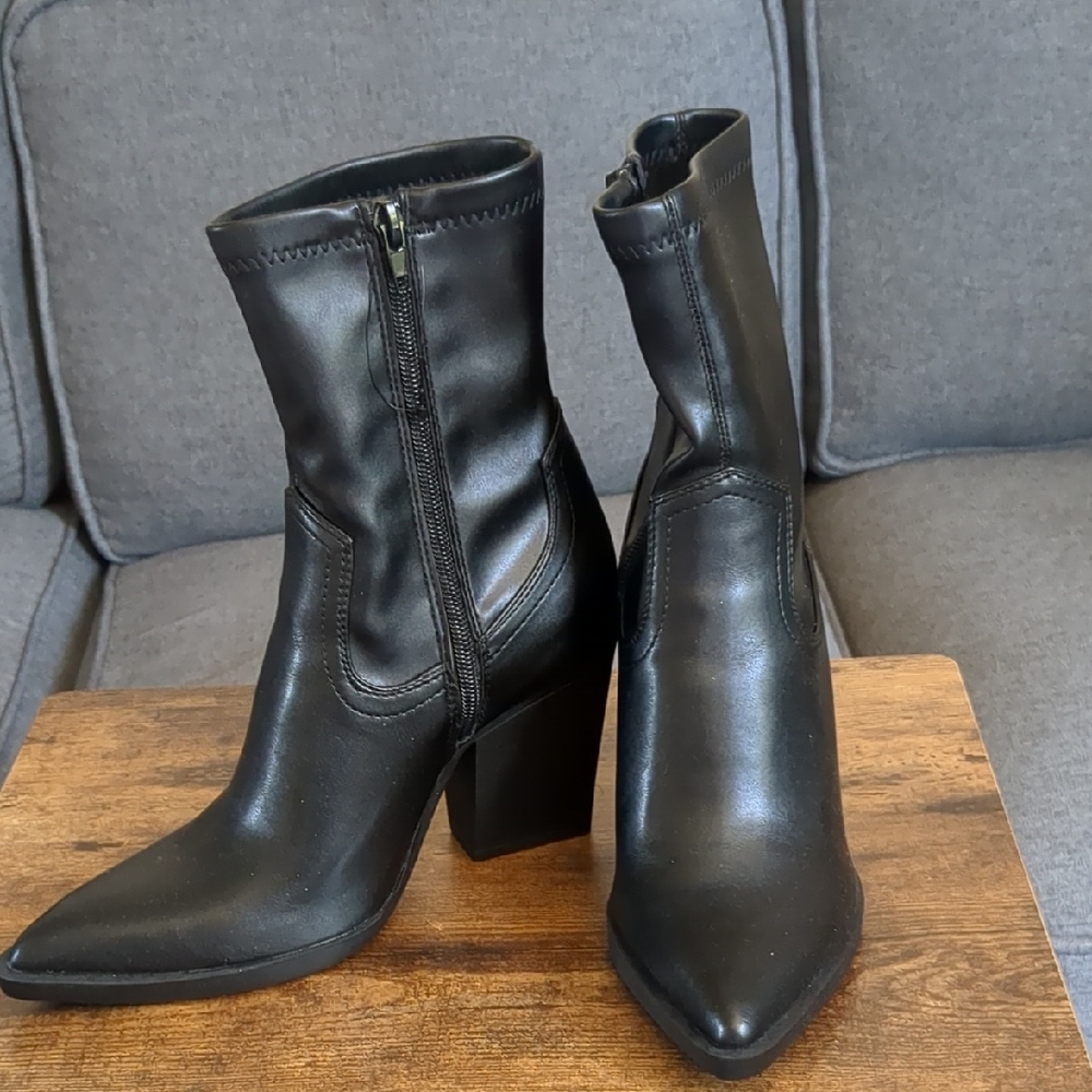 Forever 21 Black High-Heeled Ankle Boots
